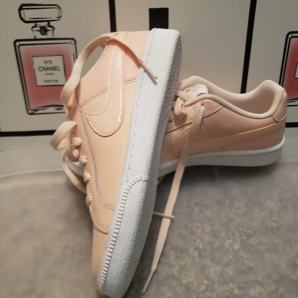 Nike Sneakers (NWOT)